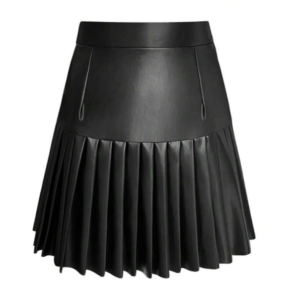 🆕 NWOT pleated faux leather skirt - Picture 2 of 6